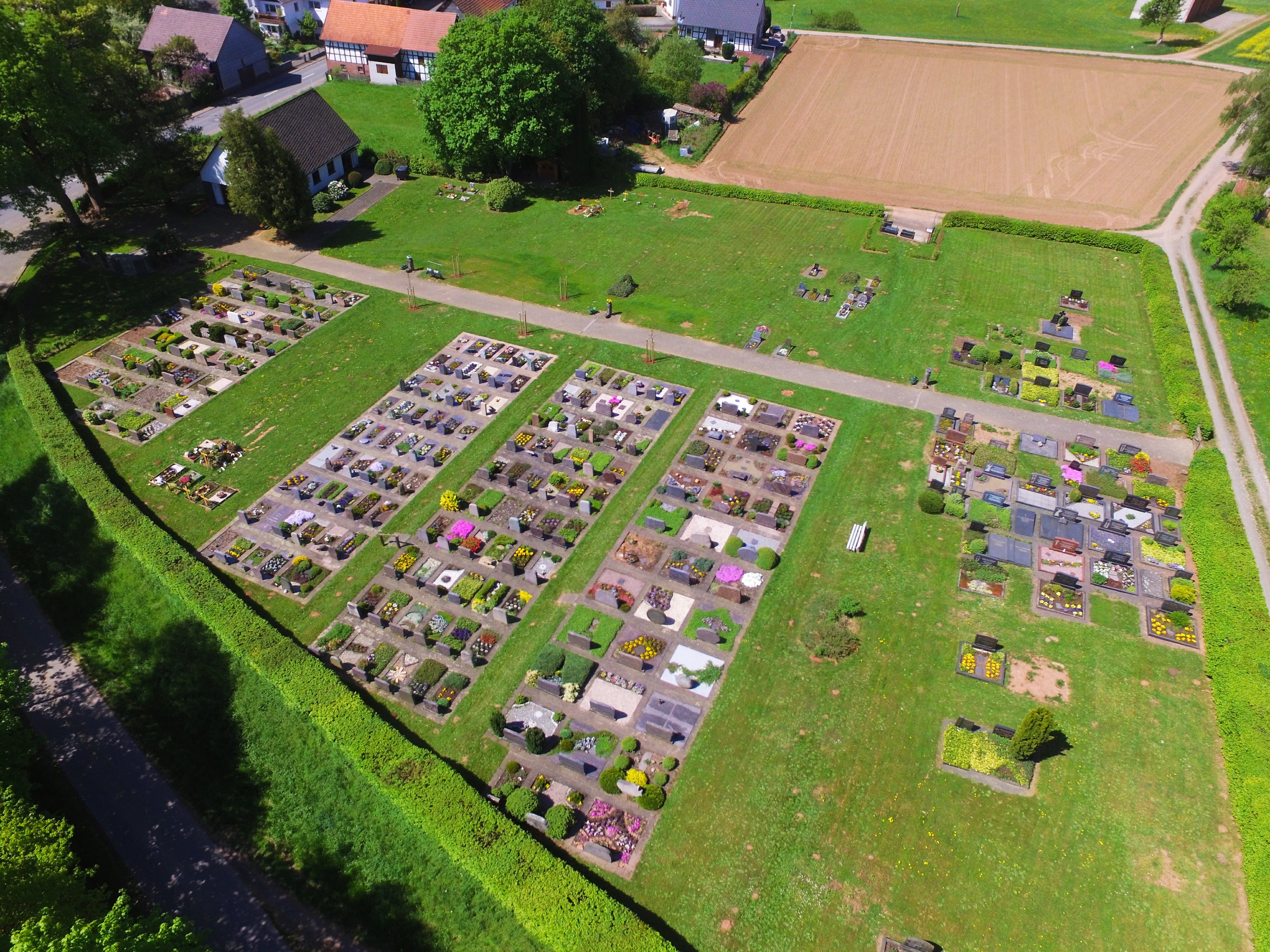 Luftbild Friedhof Niederasphe