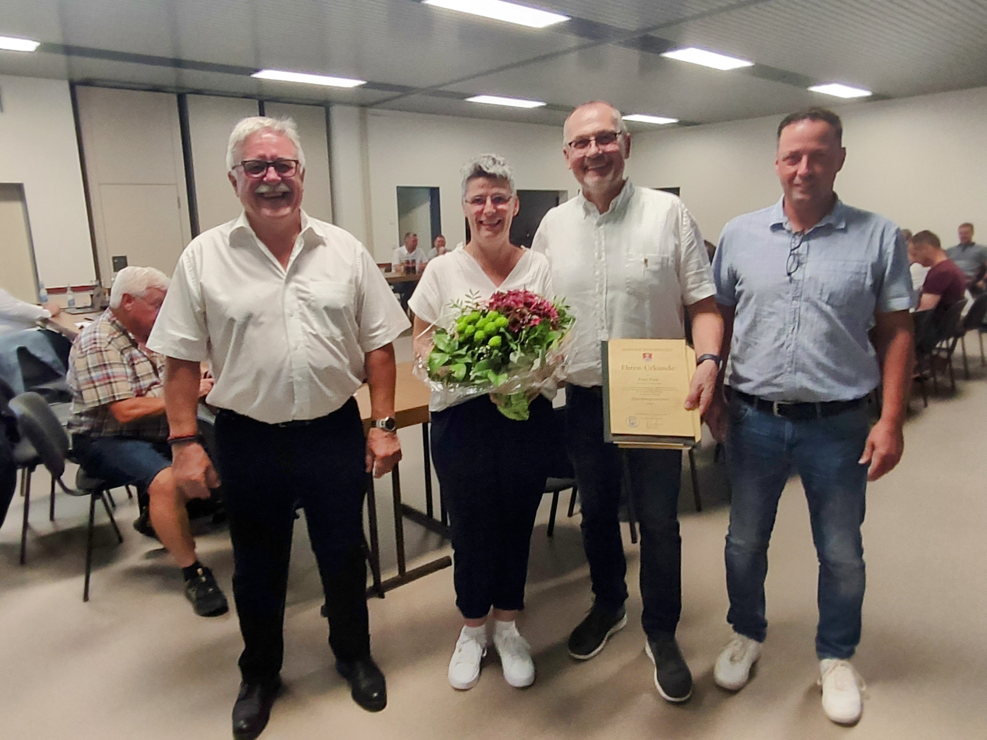 Bild mit Roland Wehner, Kristina und Peter Funk, Bürgermeister Holger Siemon