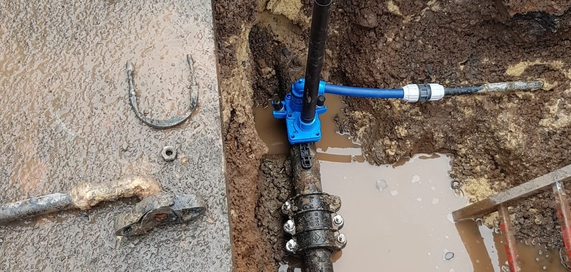 Hausanschluss Straße "Weite Höhe 1"