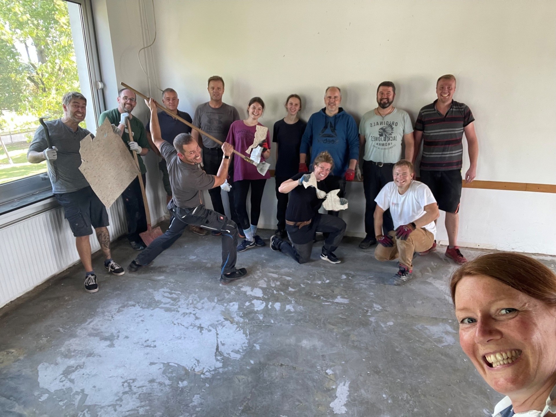 Gruppenfoto der ehrenamtlichen Helferinnen und Helfer