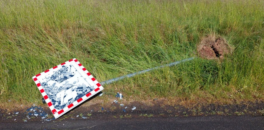 zerstörter Verkehrsspiegel