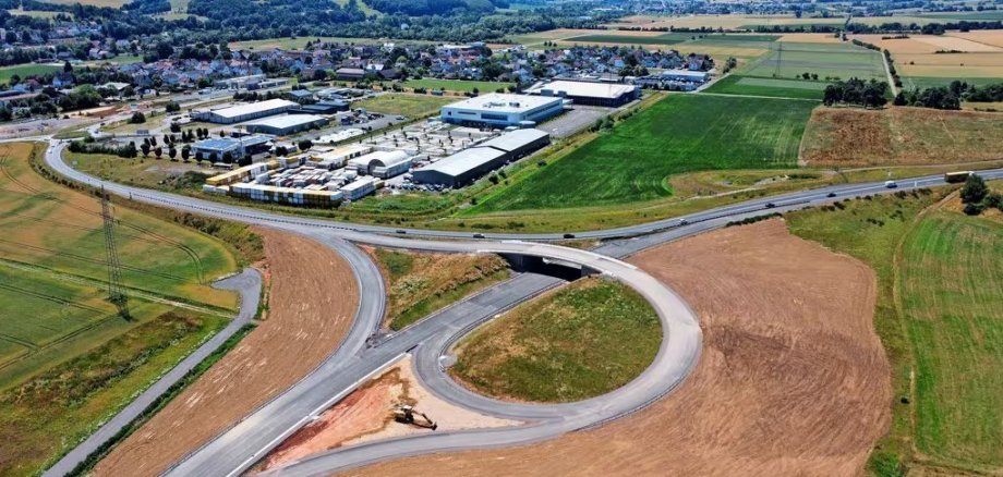 Luftaufnahme Anschlussstelle B252 Ortsumgehung bei Goßfelden